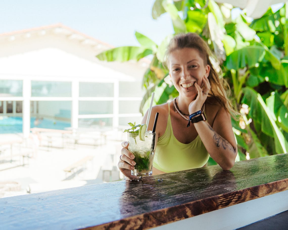 Die Sonne genießen an der Beachbar