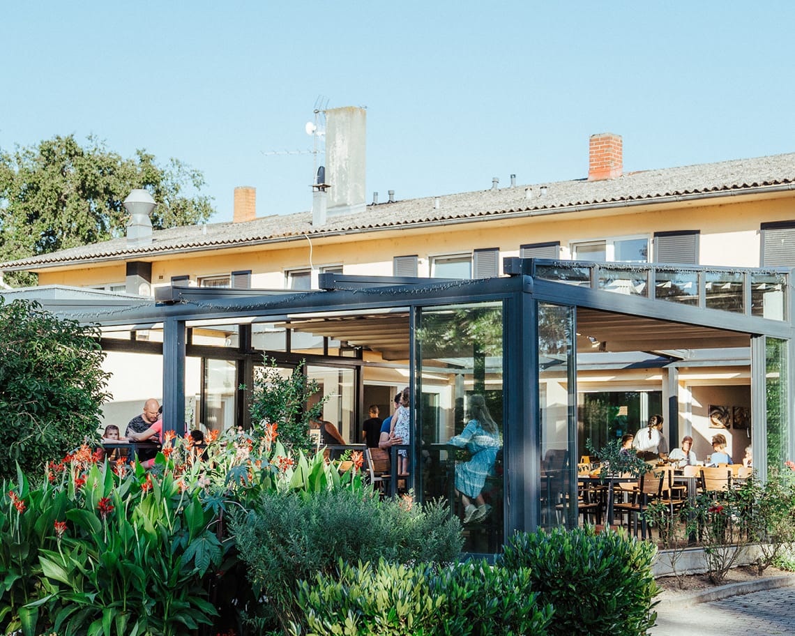 Außenansicht Restaurant mit Wintergarten